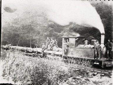 page15--train de bois.jpg